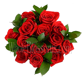 Valentine’s Day centerpieces with red rose bouquets, ideal for romantic weddings, parties, and event décor.